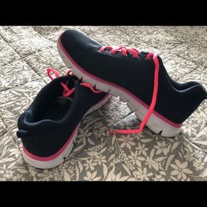 Skechers Dual Lite Memory Foam Women’s size 9.5